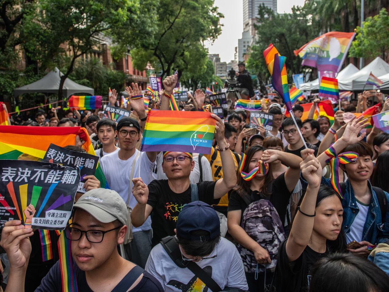 Taiwan legalizes same-sex marriage