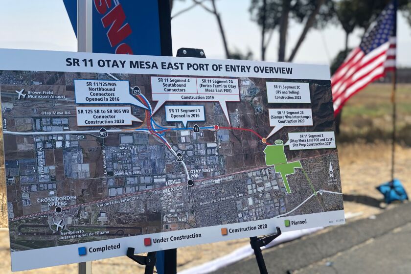 Uno de los carteles colocados en el arranque de la última fase del proyecto de la autopista SR-11 que conectará con una nueva garita en Otay Mesa