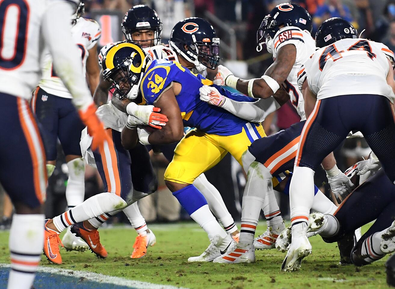 Rams running back Malcolm Brown scores a touchdown.