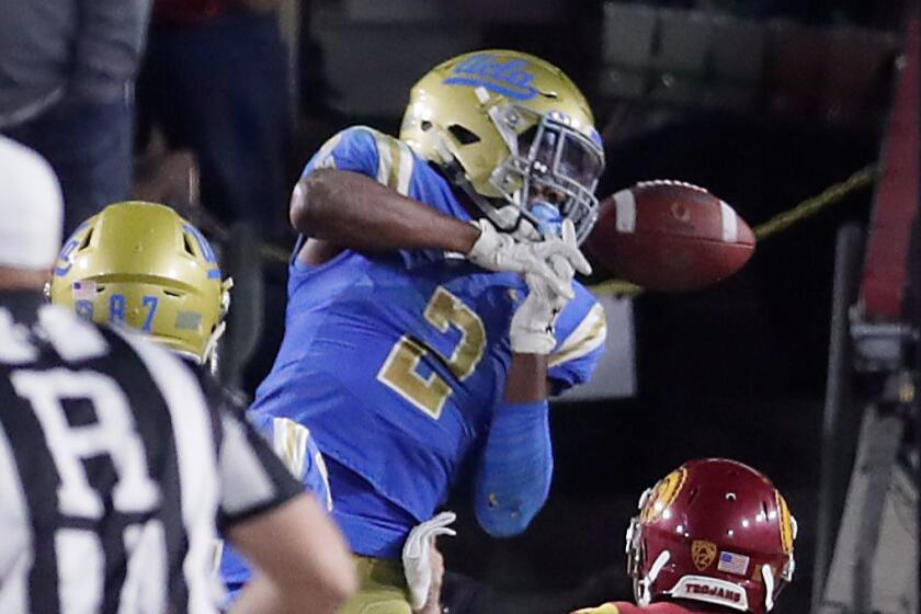 LOS ANGELES, CA, SATURDAY, NOVEMBER 18, 2017 - UCLA receiver Jordan Lasley misses a Josh Rosen pass on a two-point conversion attempt late in the game against USC at the Coliseum. The conversion would have put the Bruins within a field goal with three minutes to play in the game. (Robert Gauthier/Los Angeles Times)