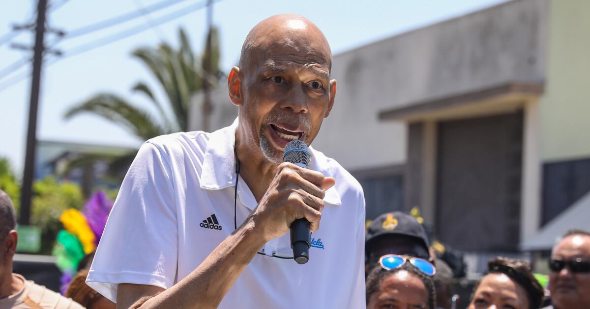 Kareem Abdul-Jabbar kalça protezi ameliyatından sonra iyileşiyor
