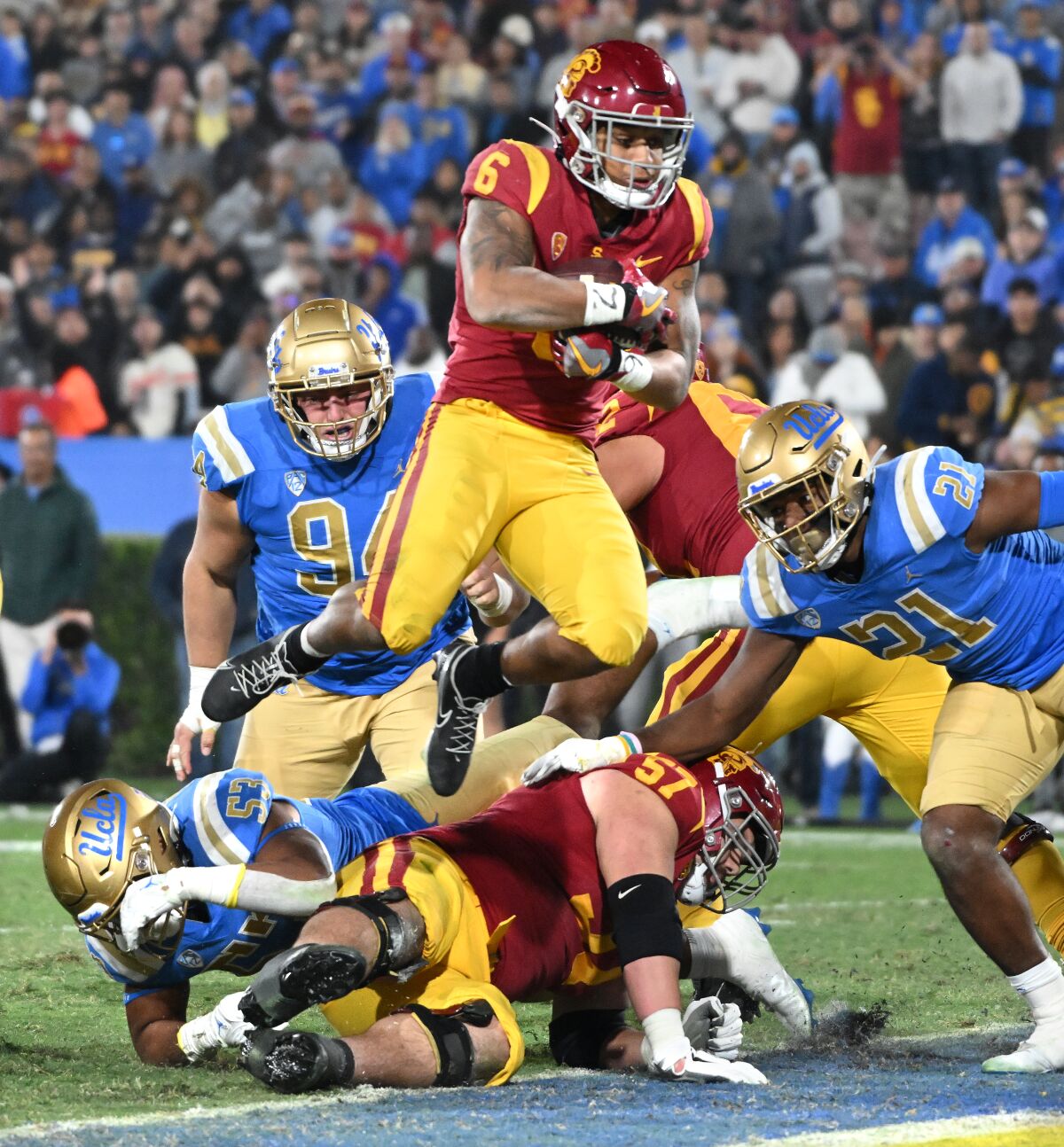 USC running back Austin Jones scores a touchdown against UCLA in the third quarter Nov. 19, 2022.