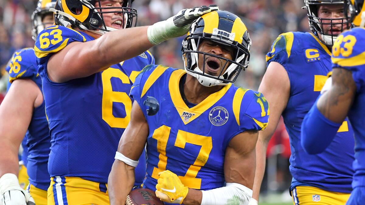 Get ready for 2018 + rep your favorite - Los Angeles Rams