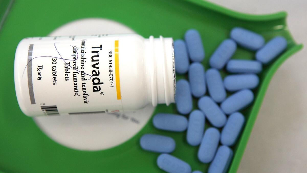 Una botella de la droga antirretroviral Truvada. Un estudio publicado por el New England Journal of Medicine mostró que los hombres que tomaban la píldora antirretroviral diaria Truvada redujeron significativamente el riesgo de contraer el VIH. (Ilustración fotográfica por Justin Sullivan / Getty Images) ORG XMIT: 106793476 ** TCN OUT ** ORG XMIT: CHI1101301738116969