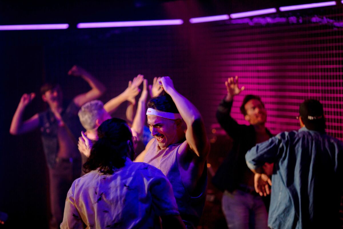 Una escena del Diversionary Theatre "ochenta y seis."