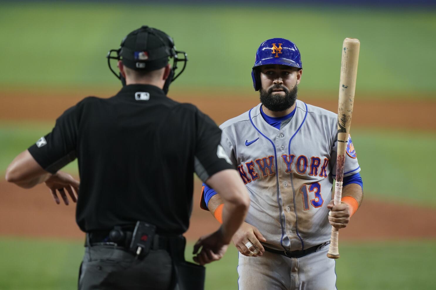 Luis Guillorme of the New York Mets reacts in the sixth inning