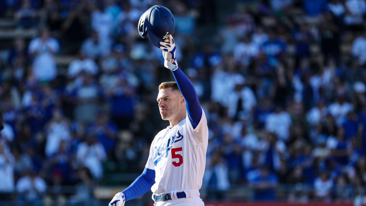 With his 300th, Freeman is part of a rare Dodger home run history