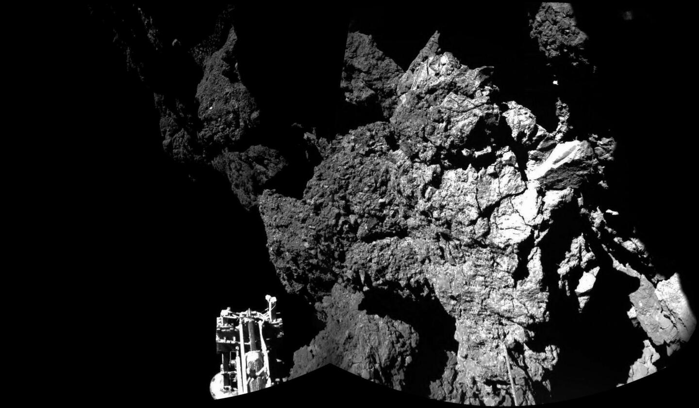 A photo provided by the European Space Agency on Nov. 13 shows the surface of the 67P/Churyumov-Gerasimenko comet as seen from the Philae lander.
