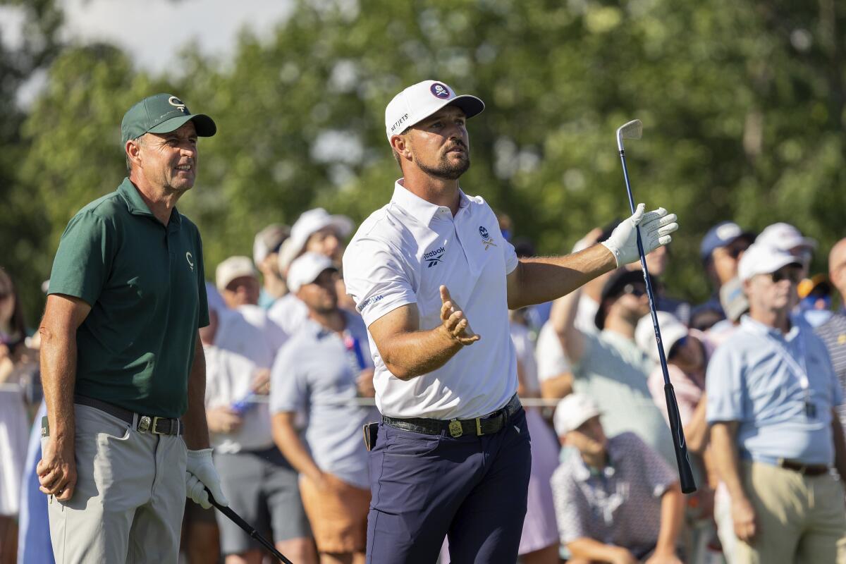 স্কটি শ্যাফলার পিজিএ চ্যাম্পিয়নশিপের চূড়ান্ত রাউন্ডে তিনবার পান স্কটি শ্যাফলার পিজিএ চ্যাম্পিয়নশিপের চূড়ান্ত রাউন্ডে তিনবার পান