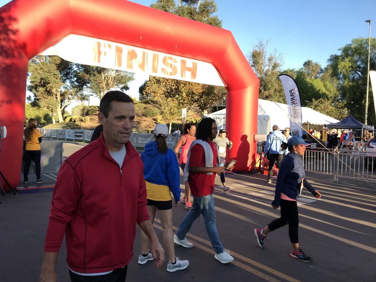 Rep. Steve Knight (R-Palmdale) at the start of the Santa Clarita Marathon.