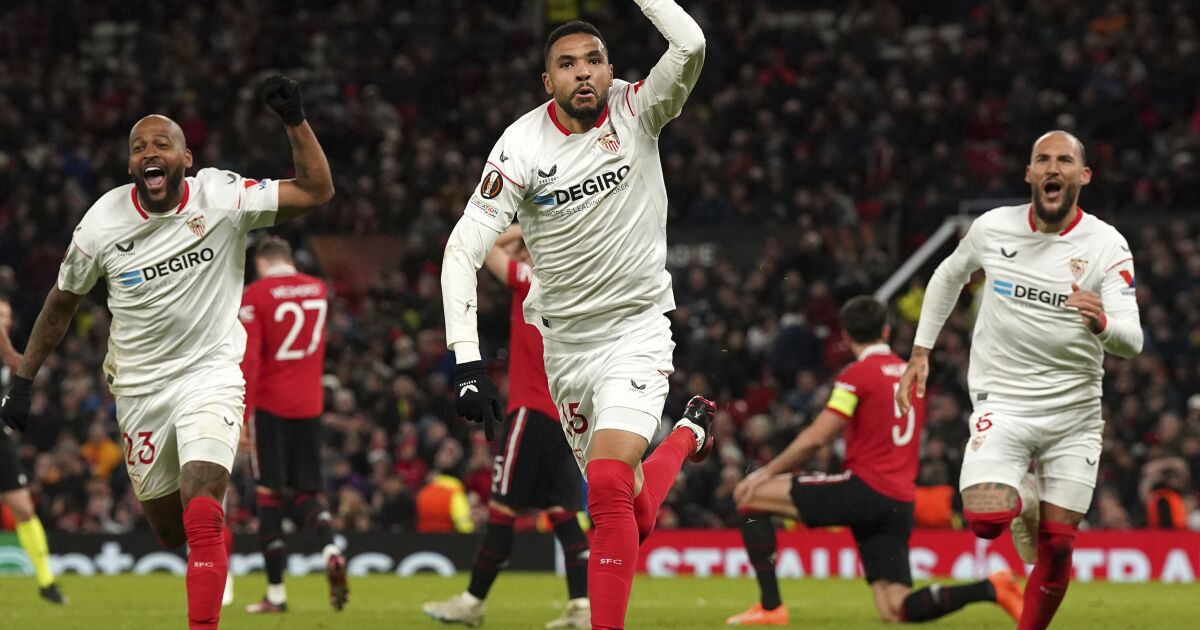 Sevilla wraca i ratuje remis z Man United