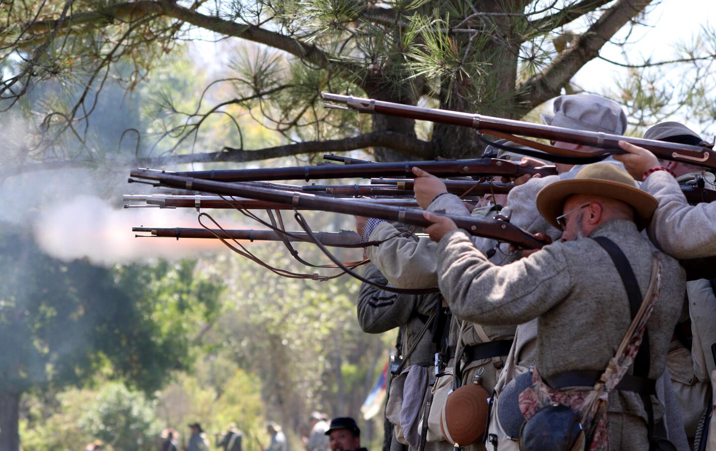 Union battles Rebels at Civil War reenactment