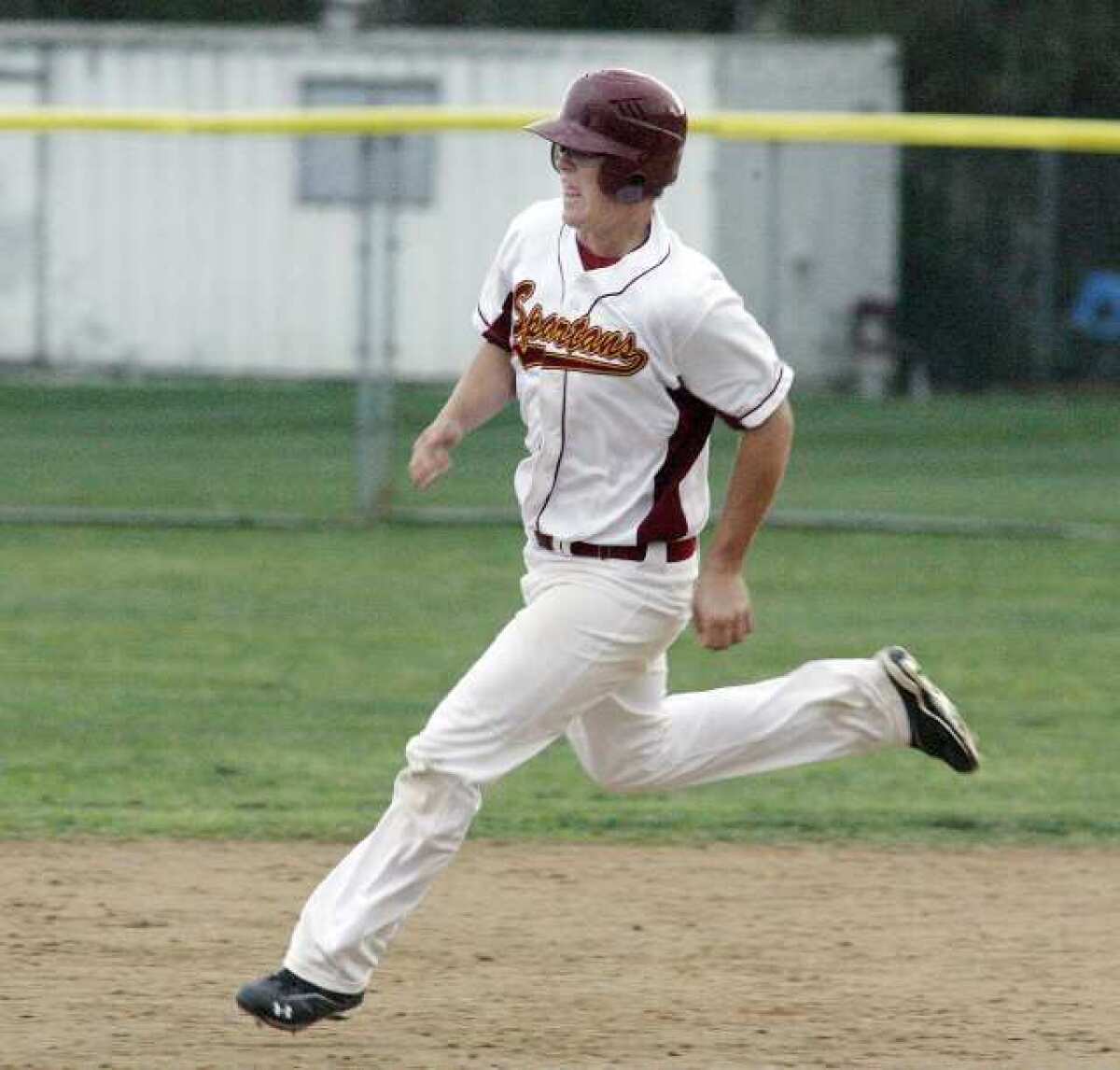 La Canada's Anthony Mizrahi and the Spartans will host a wild-card opponent on Friday.