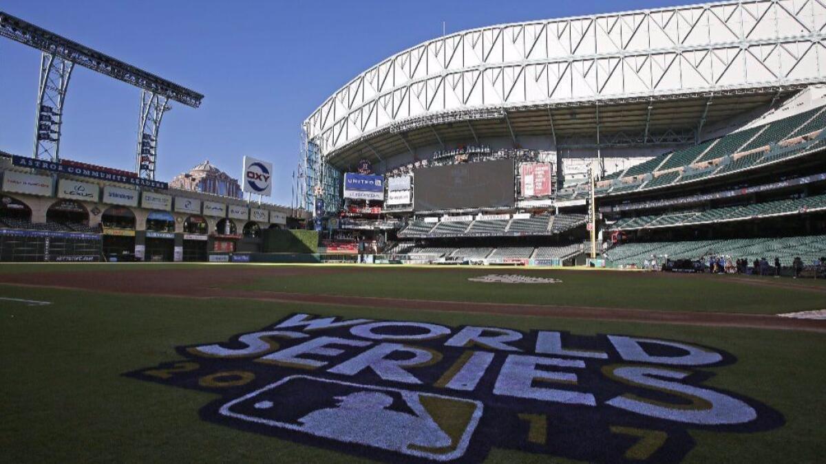 Houston Astros already lead Seattle Mariners… in retractable roof usage