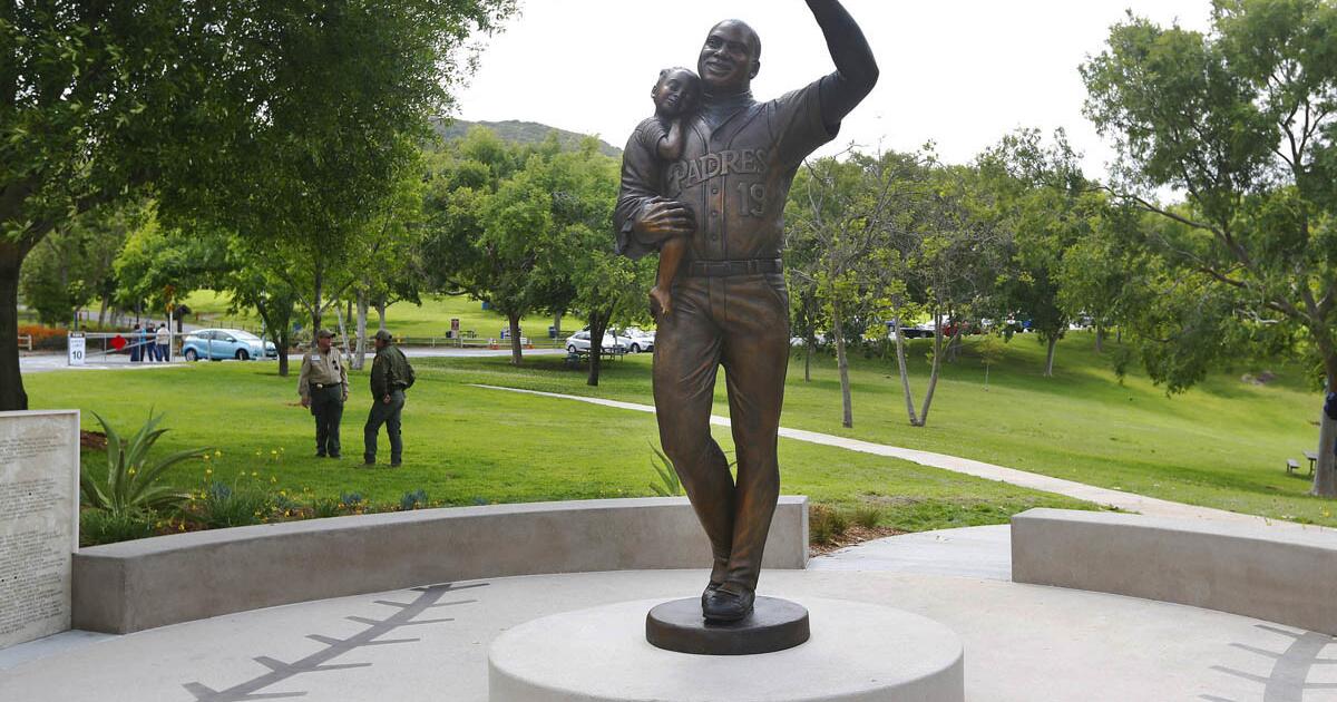 Tony Gwynn Memorial  Poway, CA - Official Website