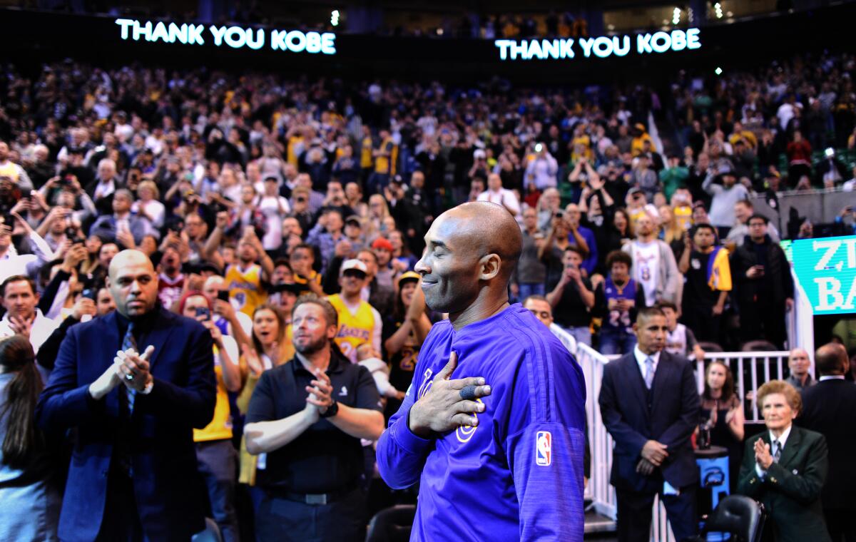 Kobe Bryant gets a standing ovation at Staples Center