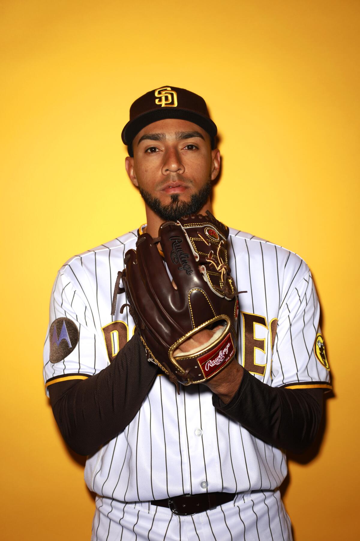 MLB Free Agency: San Diego Padres Keeping Robert Suarez On 5-Year Deal -  Fastball