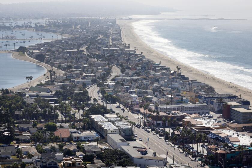 San Diego, CA, October 16, 2023: Pacific Beach and Mission Beach looking south in San Diego on Monday, October 16, 2023. (K.C. Alfred / The San Diego Union-Tribune)