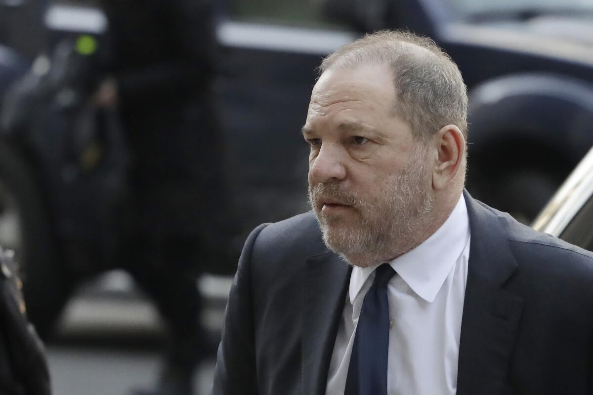 En esta foto del 20 de diciembre de 2018, Harvey Weinstein llega al Tribunal Supremo de Nueva York en Manhattan.