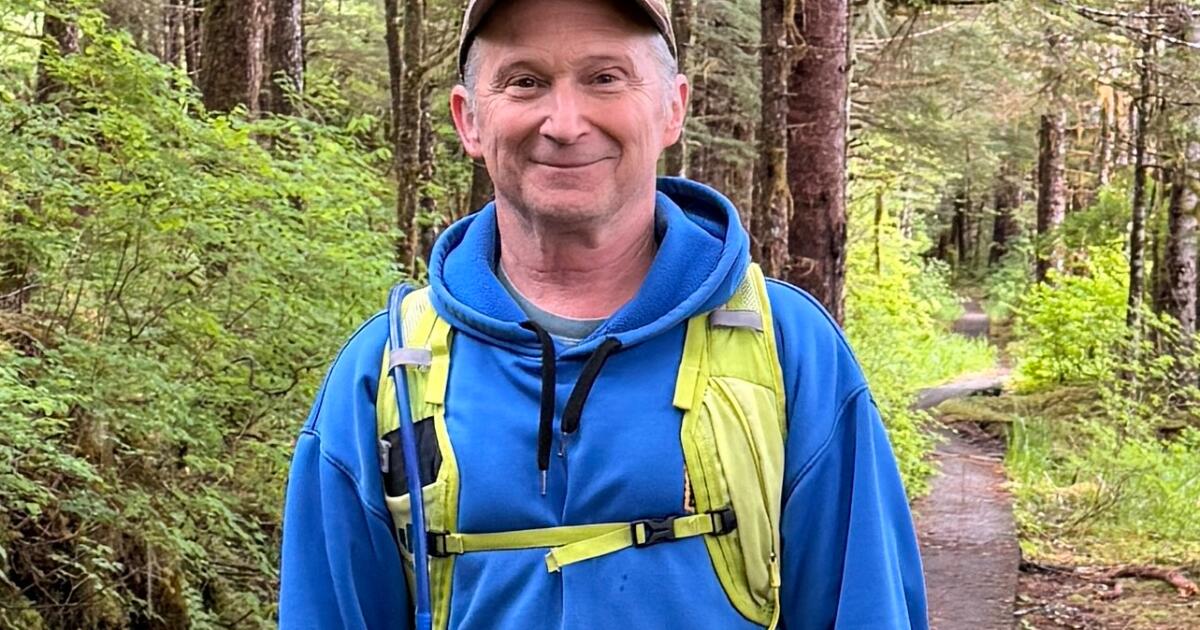 Le challenger porte le même nom que l’Alaska. Le sénateur américain Dan Sullivan a insisté pour qu’il reste sur le bulletin de vote.