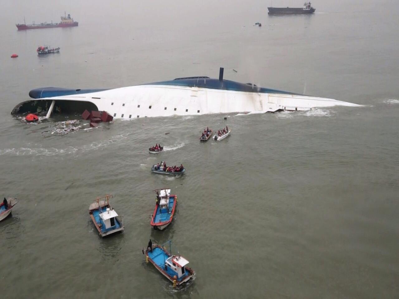 South Korea ferry sinks