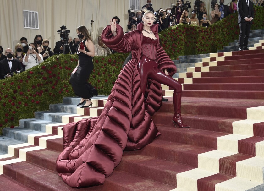 Gigi Hadid asiste a la gala benéfica del Instituto de Vestuario del Museo Metropolitano de Arte.