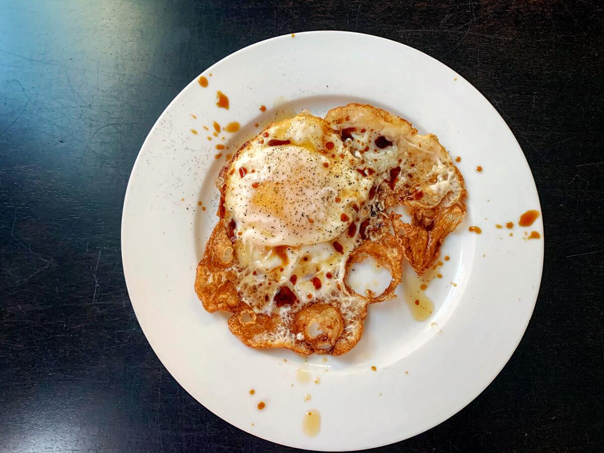 Fried crackly egg, or Hou Bao Daan.