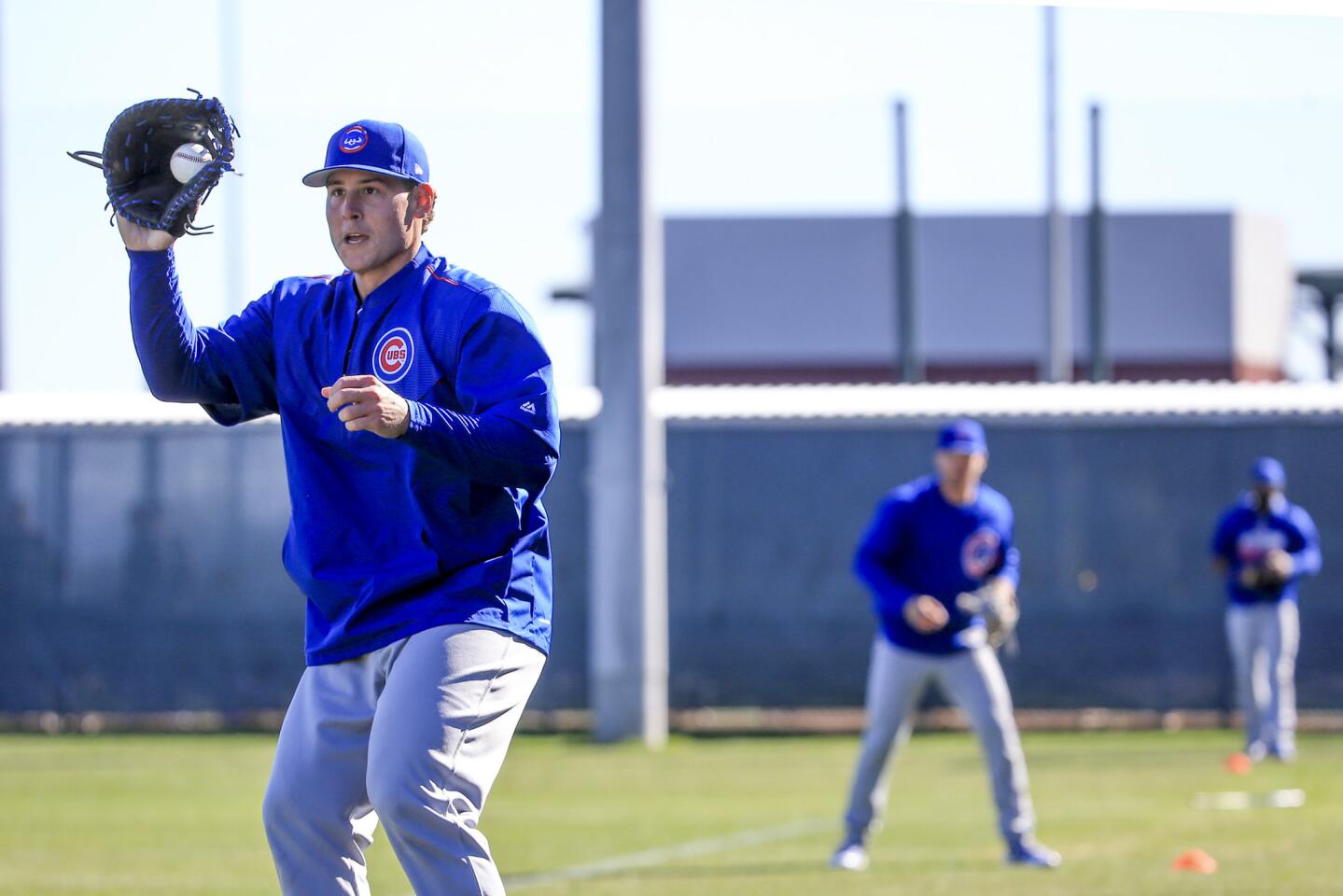 ct-cubs-arrive-at-spring-training-photos-060