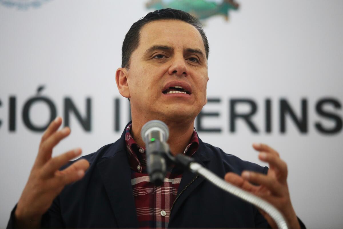 Detienen a exgobernador mexicano acusado de corrupción