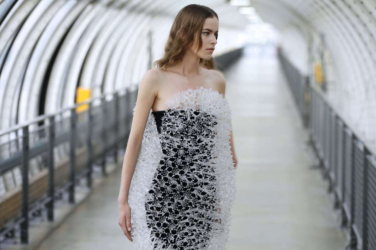 A look from Iris Van Herpen's 2015 spring/summer collection is shown.