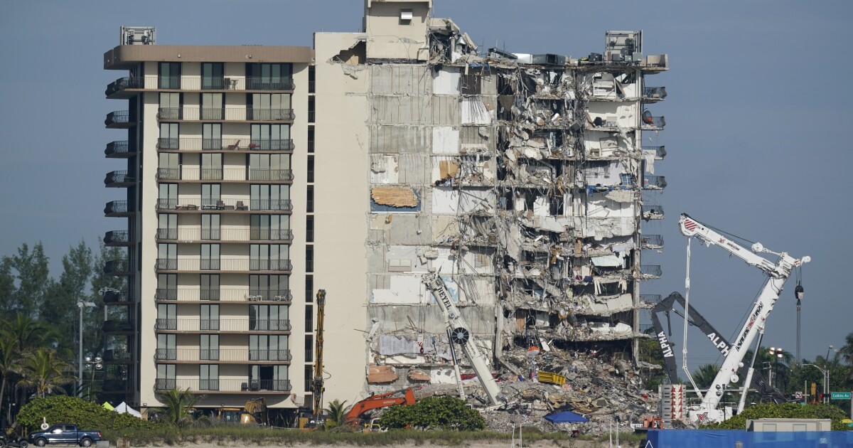 Victims of Florida condo collapse reach nearly $1-billion tentative settlement
