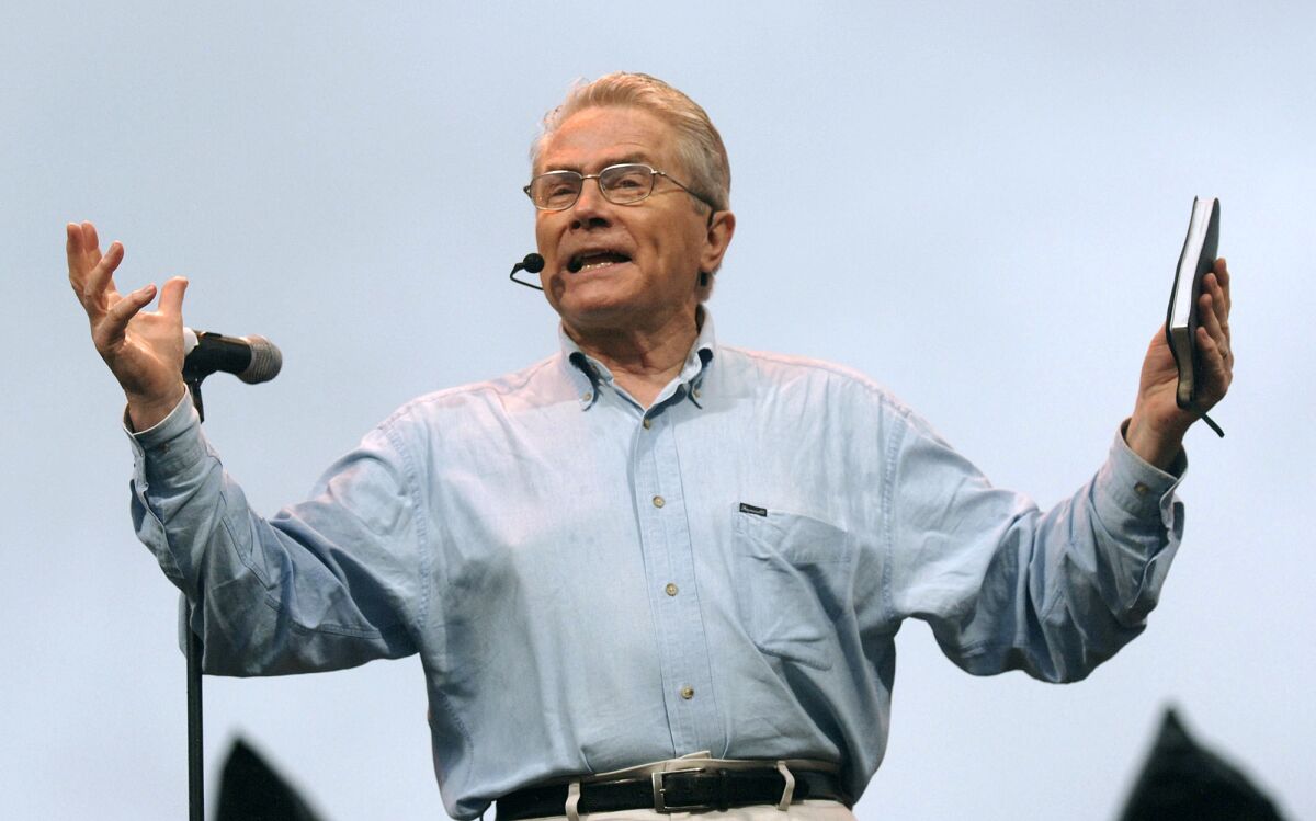 Evangelist Luis Palau preaches during the DC Festival on the National Mall in Washington in 2005.