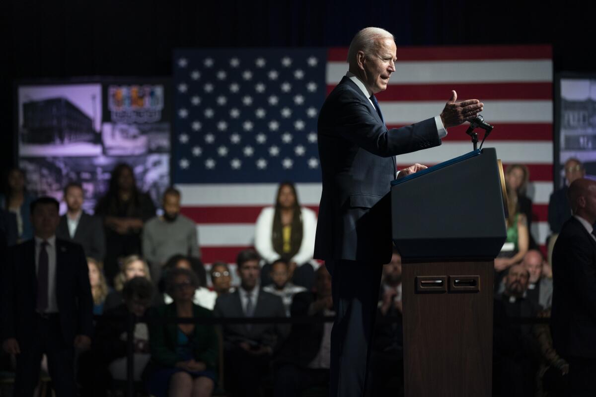 Biden da prioridad a ley del derecho de votar