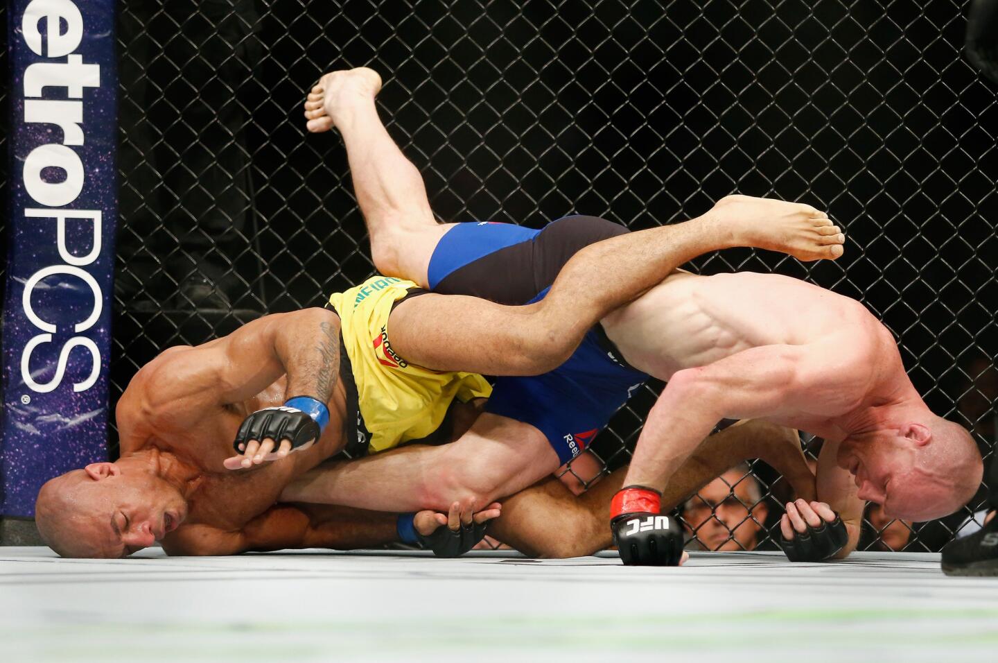 UFC 208: LaFlare v Carneiro