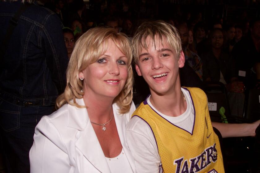 Aaron Carter and Mom at the Nickelodeon's 14th Annual Kids' Choice Awards in Los Angeles, April 21, 2001