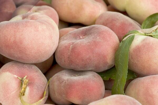 Peaches at the market