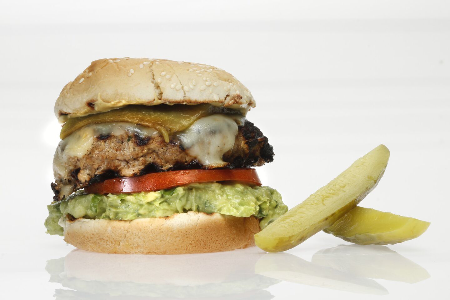 Is that guacamole? Yes it is! This turkey burger might convert the non-turkey-burger types.
