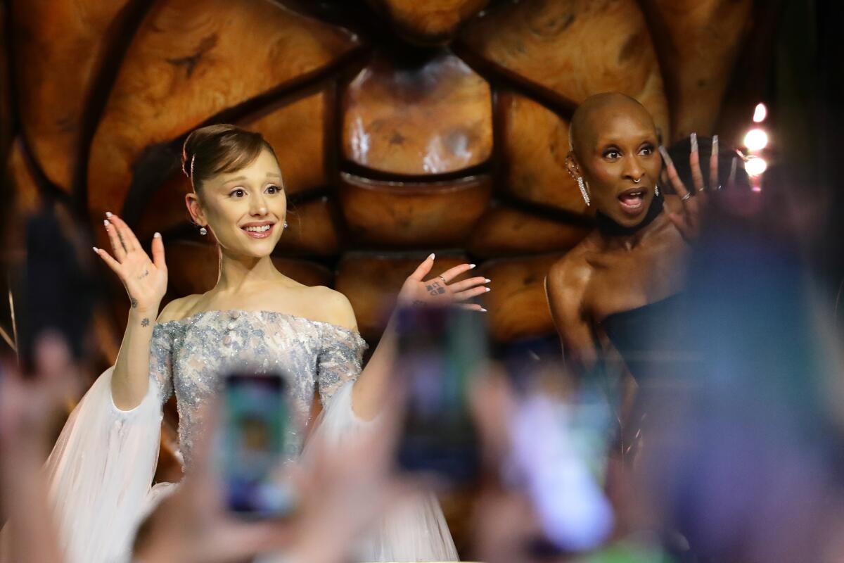 هالیوود، کالیفرنیا - ۱۶ نوامبر: تام کراوس جایزه افتخاری آکادمی را در صحنه در مراسم ششمدهم جوایز گورنرز در سالن ری دولبی در تاریخ ۱۶ نوامبر ۲۰۲۵ در هالیوود، کالیفرنیا دریافت کرد. (عکس: کوین وینتر/گتی ایمیجز)