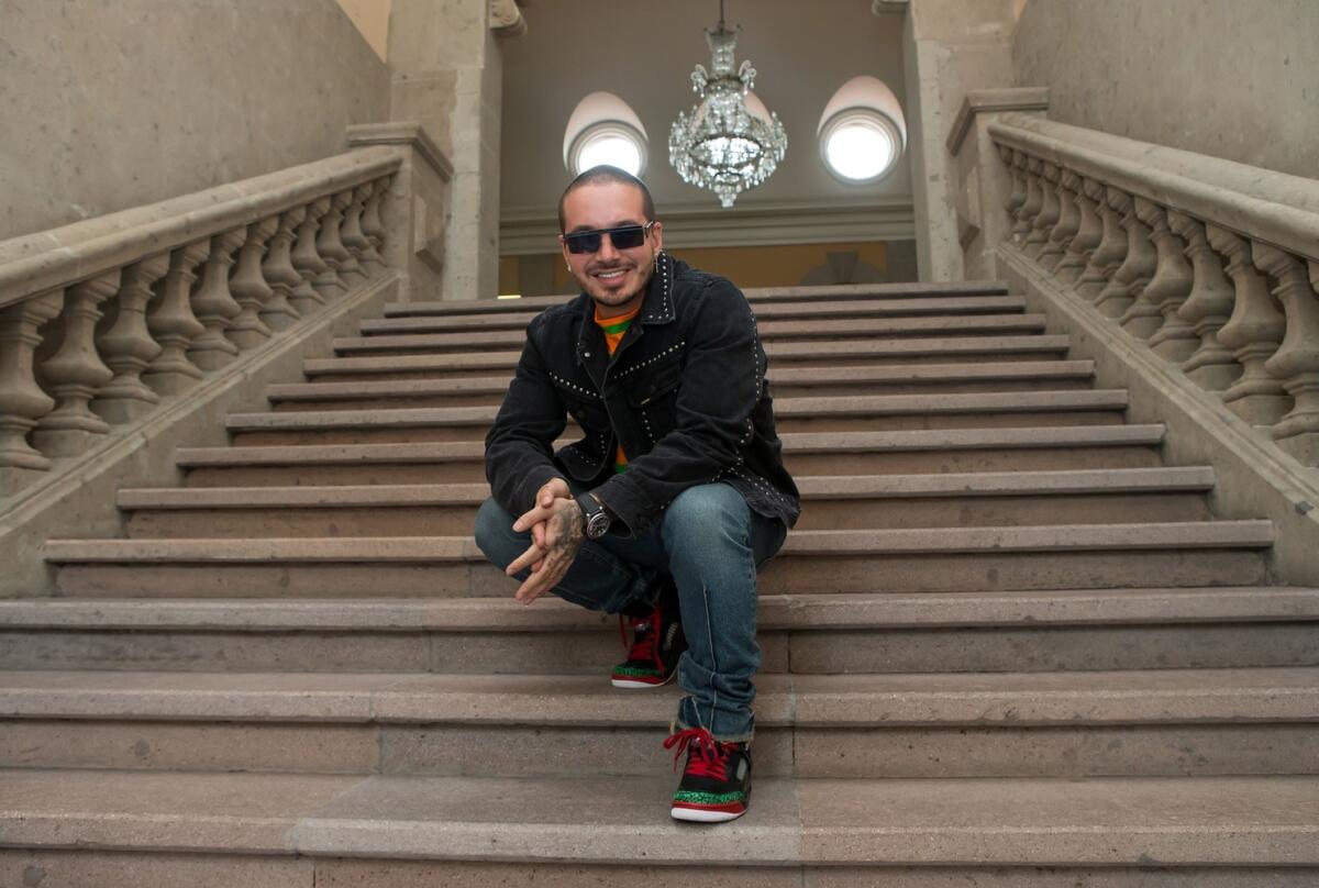 El reguetonero J Balvin dice que ahora ve la luz.