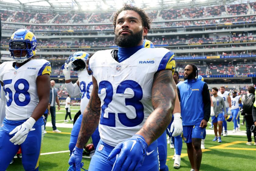 Hulk Hogan got booed out of the building on WWE's Netflix debut - Los ...