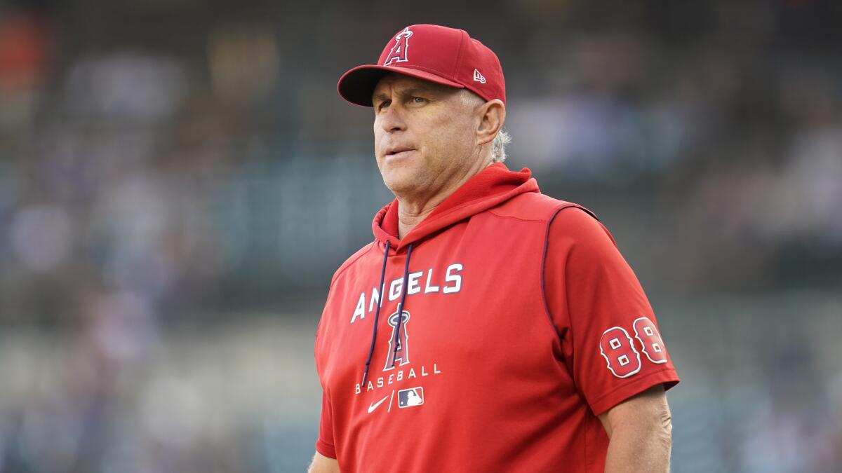 Angels give Phil Nevin one-year contract to return as manager - Los Angeles  Times