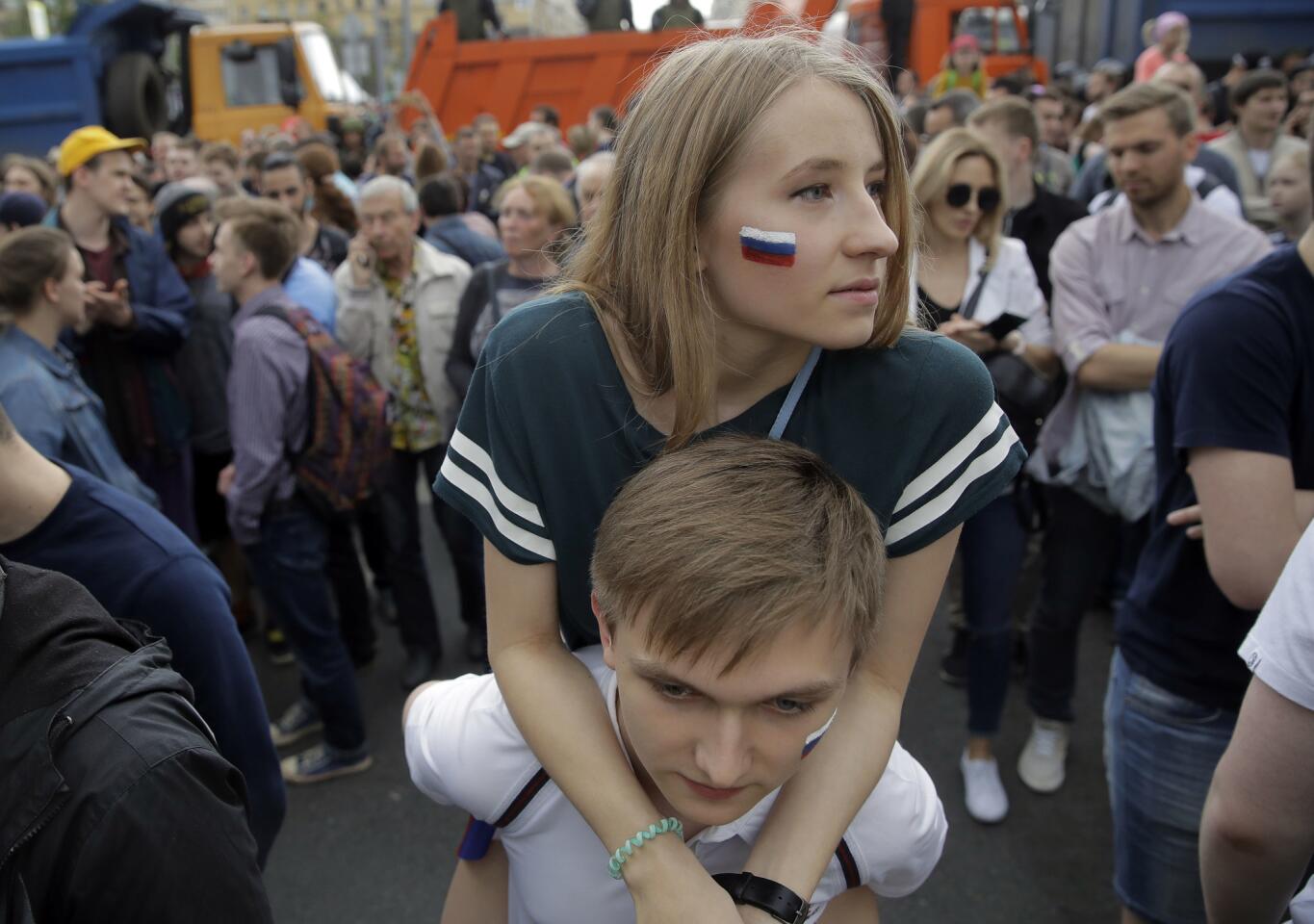 Thousands of anti-government activists protesting across Russia