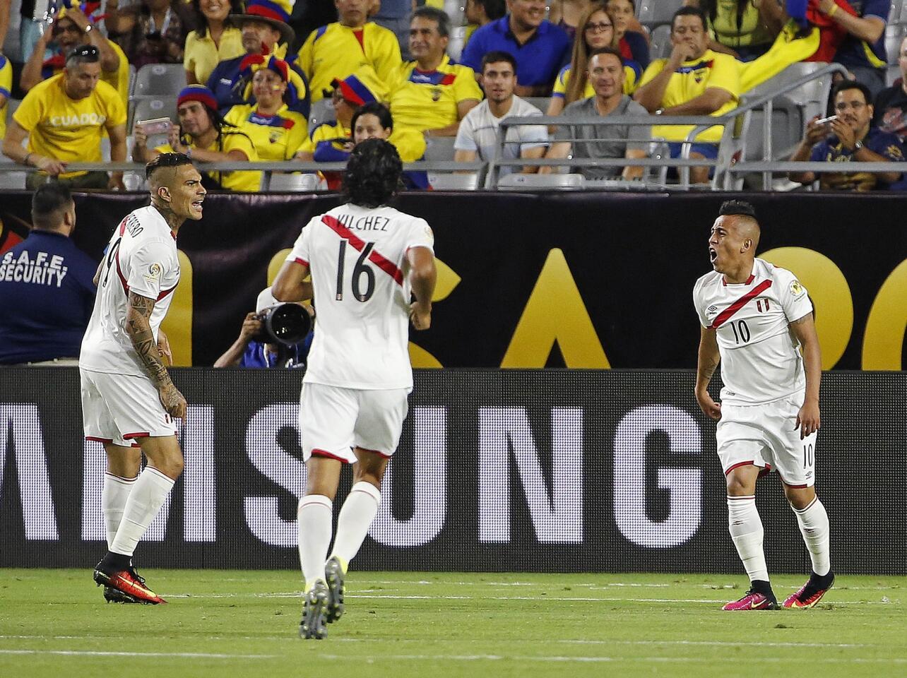 Christian Cueva, Oscar Vilchez, Jose Paolo Guerrero