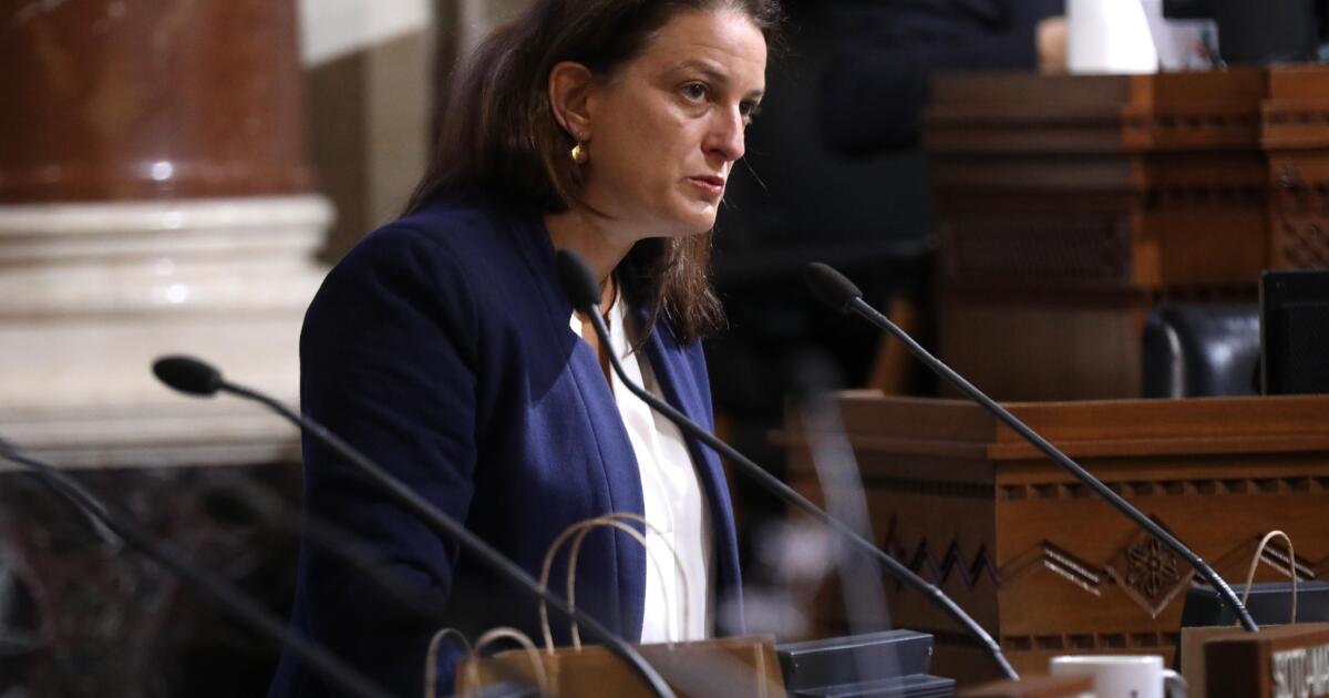 The Council offers a modest increase in awareness, amid disagreements with the Mayor The Council offers a modest increase in awareness, amid disagreements with the Mayor