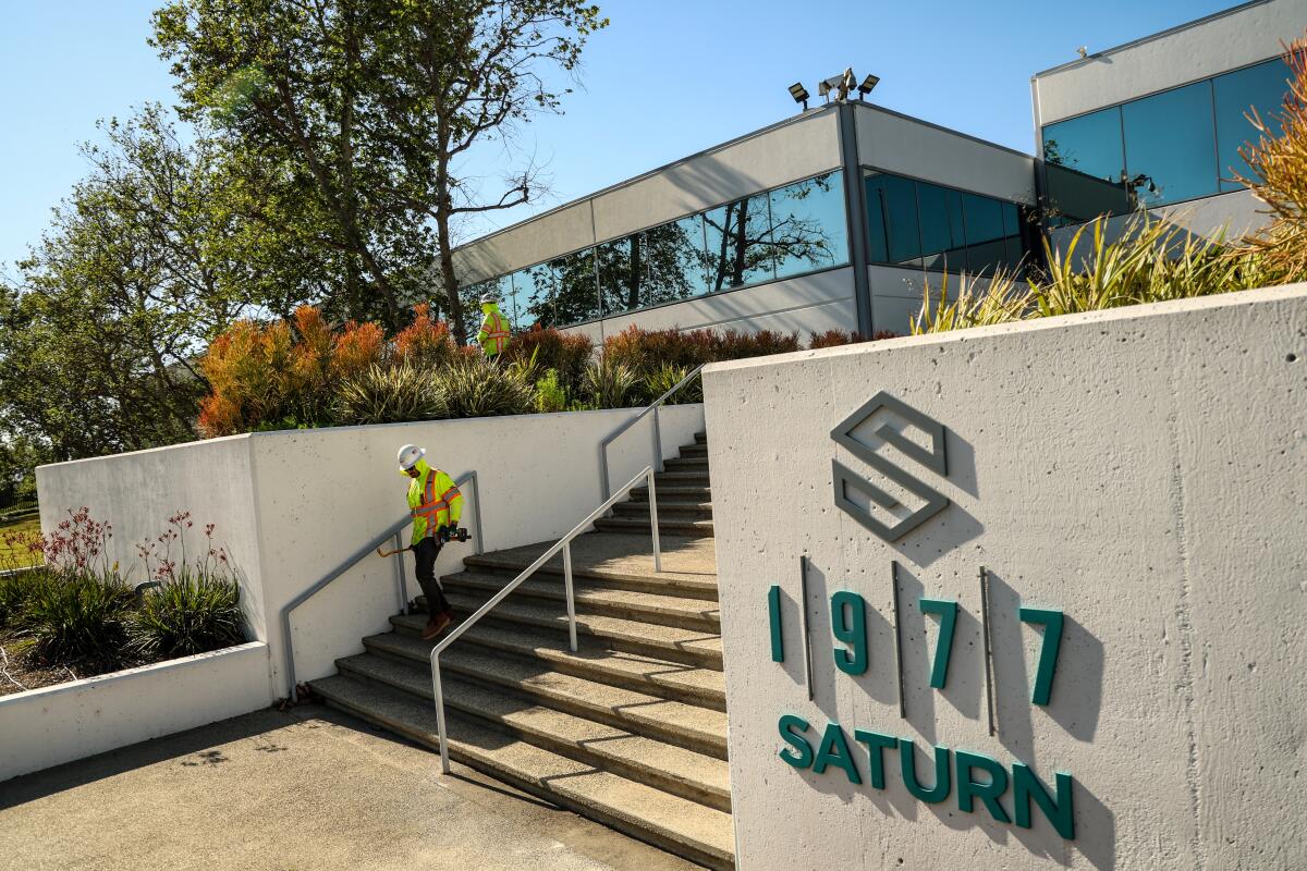 ‘तुम एक झूठे हो।’ दुनिया का सबसे बड़ा बिल्डिंग बूम कैलिफोर्निया में एक दीवार से क्यों टकरा गया?