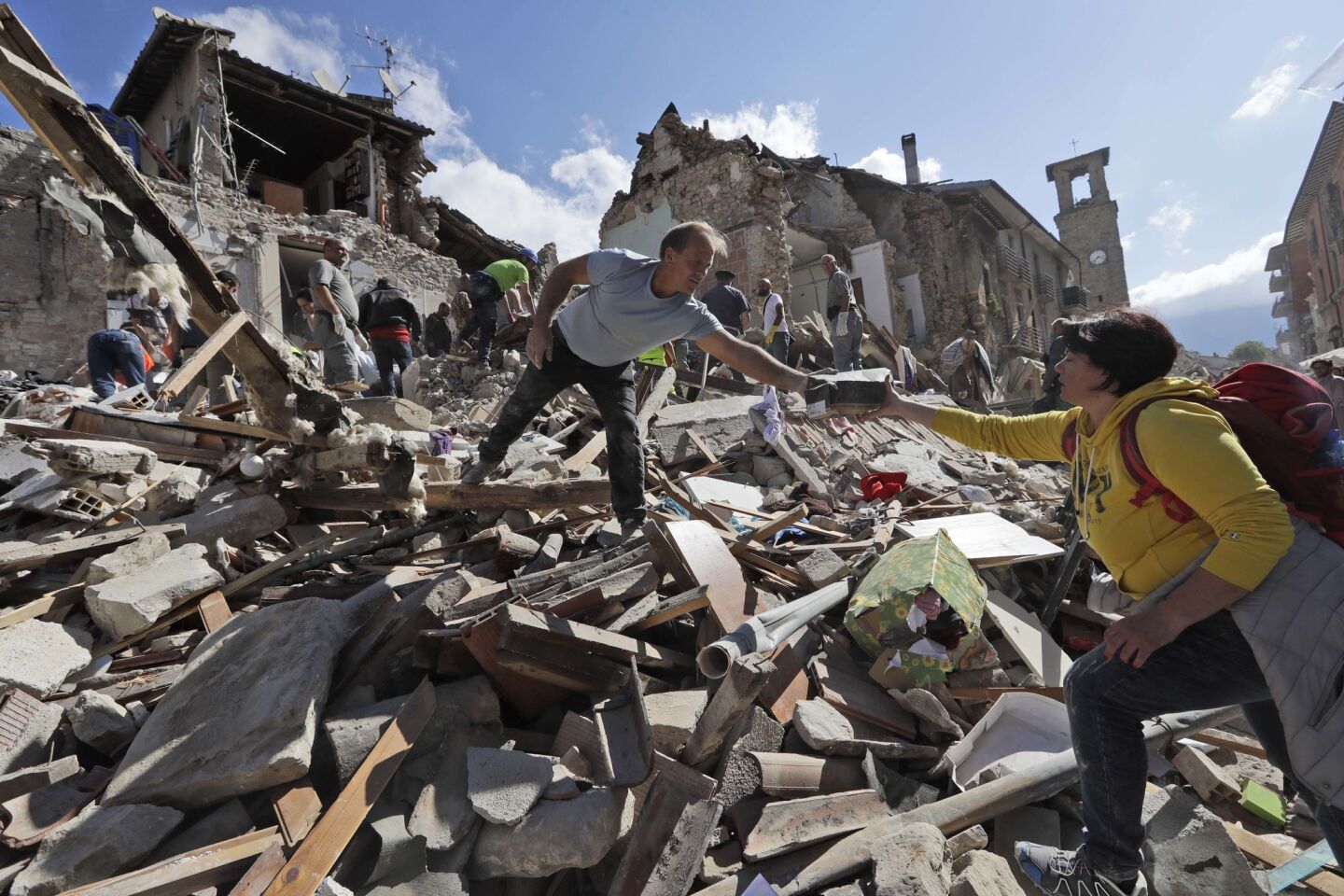 APphoto_Italy Quake