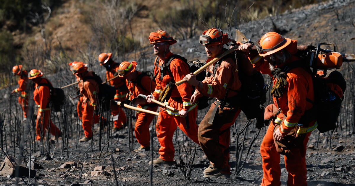 As Bryson Fire Reignites Trauma In Malibu, Neighbors Lean On One Another - Beritaja As Bryson Fire Reignites Trauma In Malibu, Neighbors Lean On One Another - Beritaja