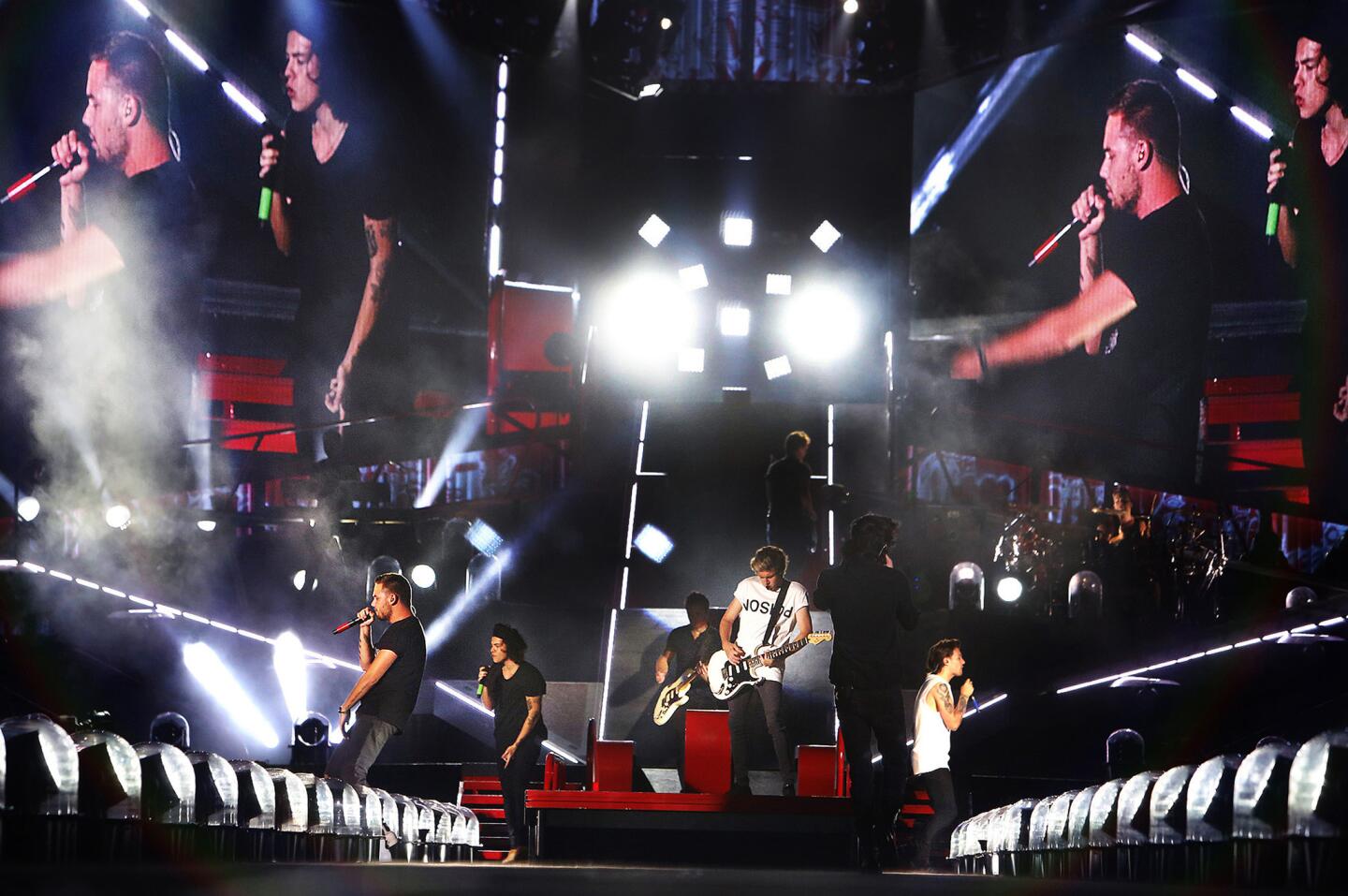 One Direction Performs At The Rose Bowl