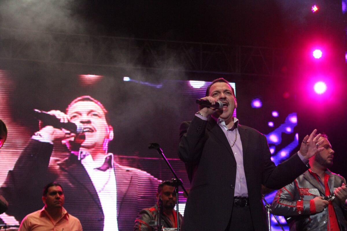 El cantante Julio Preciado durante una de sus presentaciones.