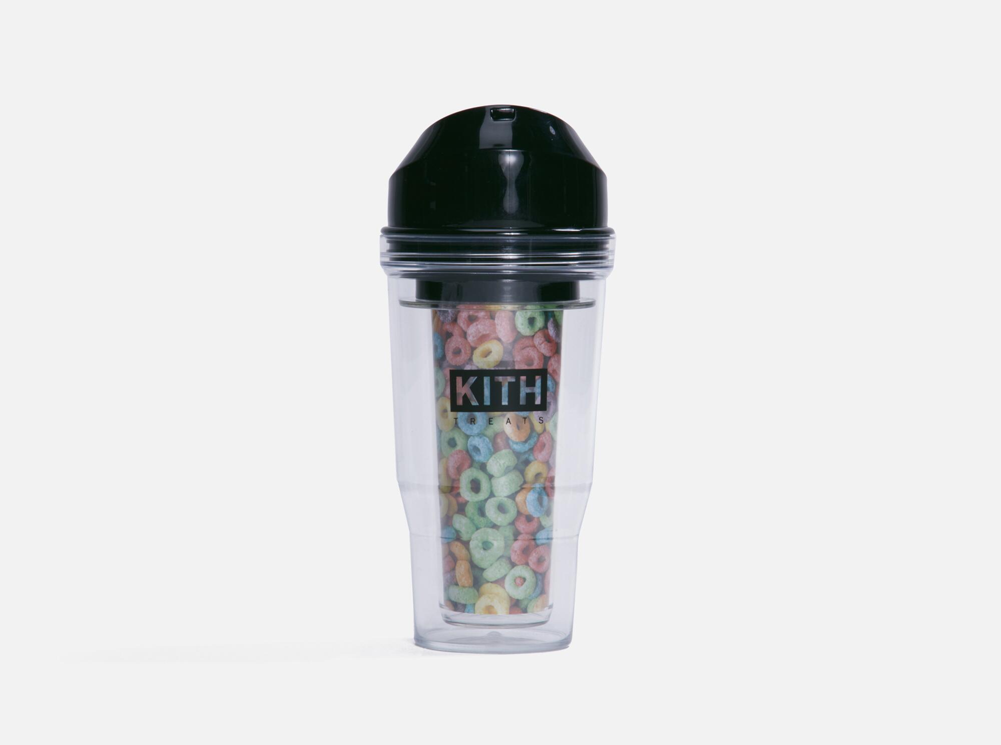 Plastic commuter cup for cereal